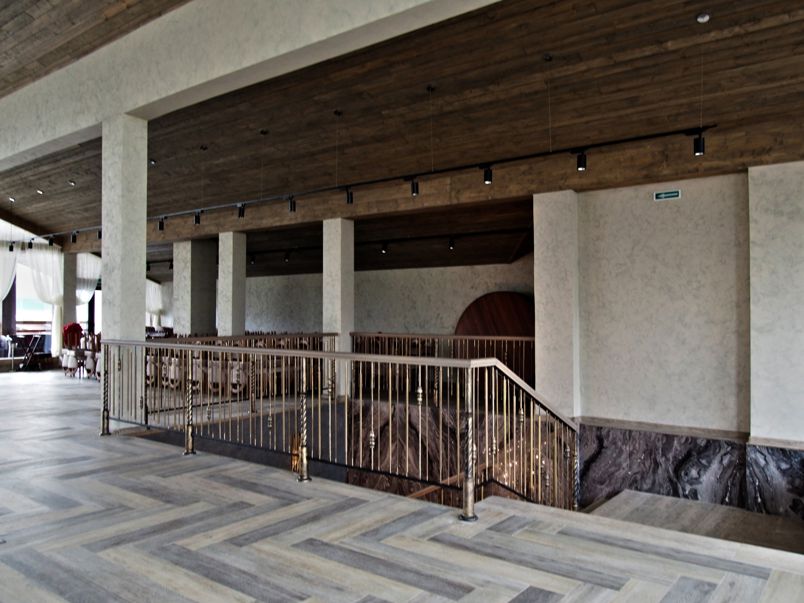 Ресторан в современном стиле. Отделочные работы.