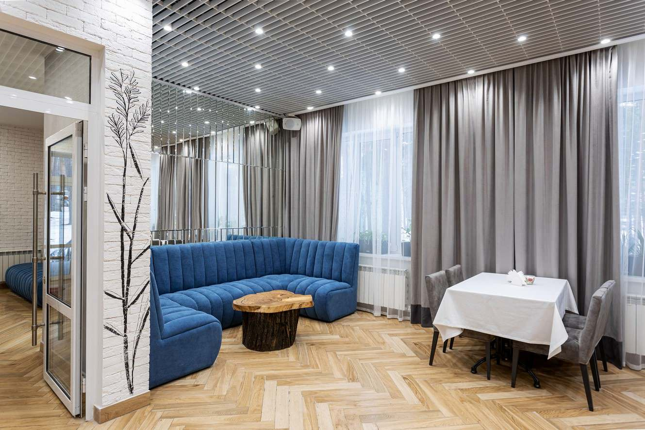 Зеркала и зеркальные панно для ресторана на базе отдыха г.Сысерть