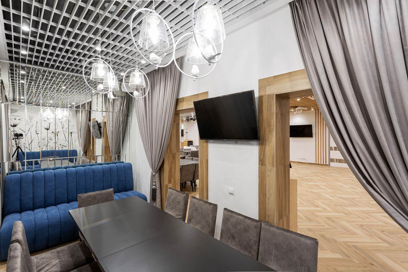 Зеркала и зеркальные панно для ресторана на базе отдыха г.Сысерть