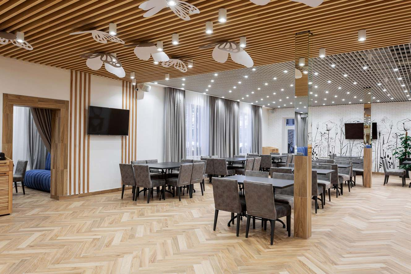 Зеркала и зеркальные панно для ресторана на базе отдыха г.Сысерть