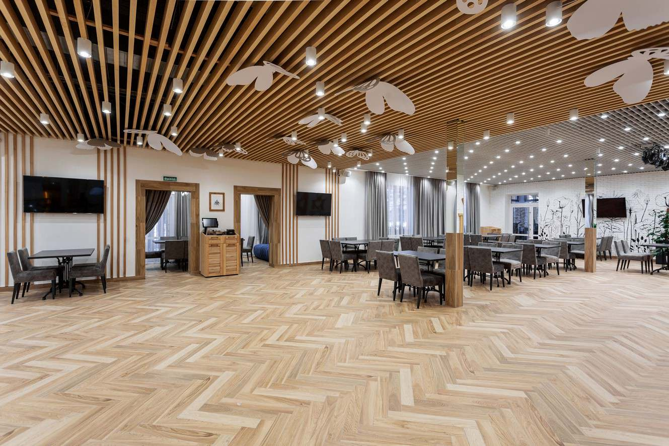 Зеркала и зеркальные панно для ресторана на базе отдыха г.Сысерть