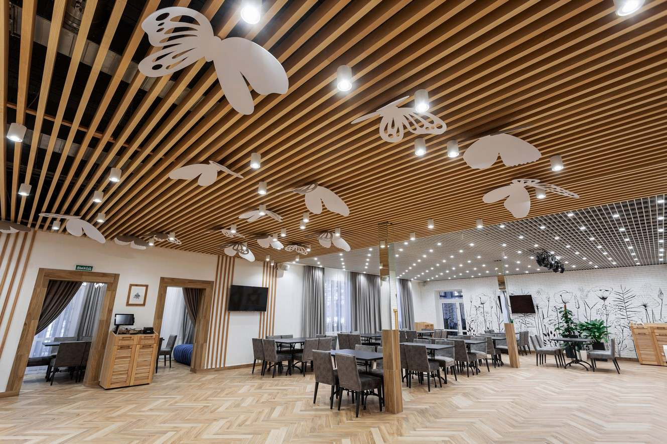 Зеркала и зеркальные панно для ресторана на базе отдыха г.Сысерть