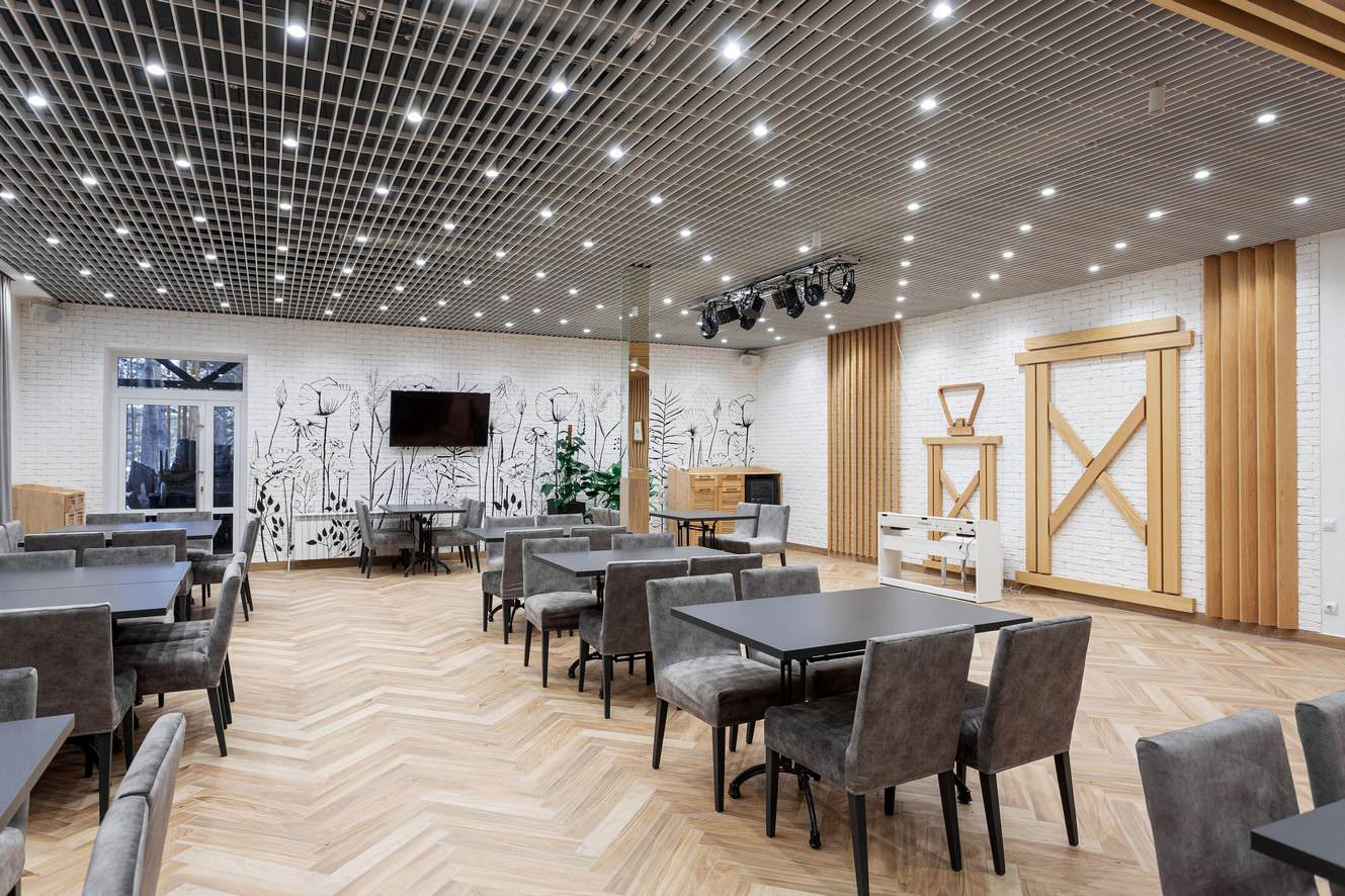 Зеркала и зеркальные панно для ресторана на базе отдыха г.Сысерть