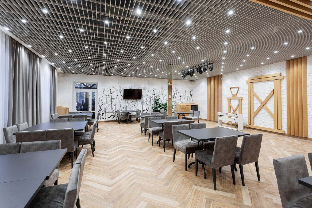 Зеркала и зеркальные панно для ресторана на базе отдыха г.Сысерть