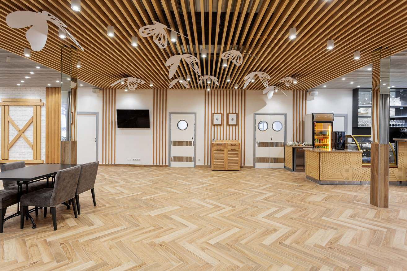 Зеркала и зеркальные панно для ресторана на базе отдыха г.Сысерть