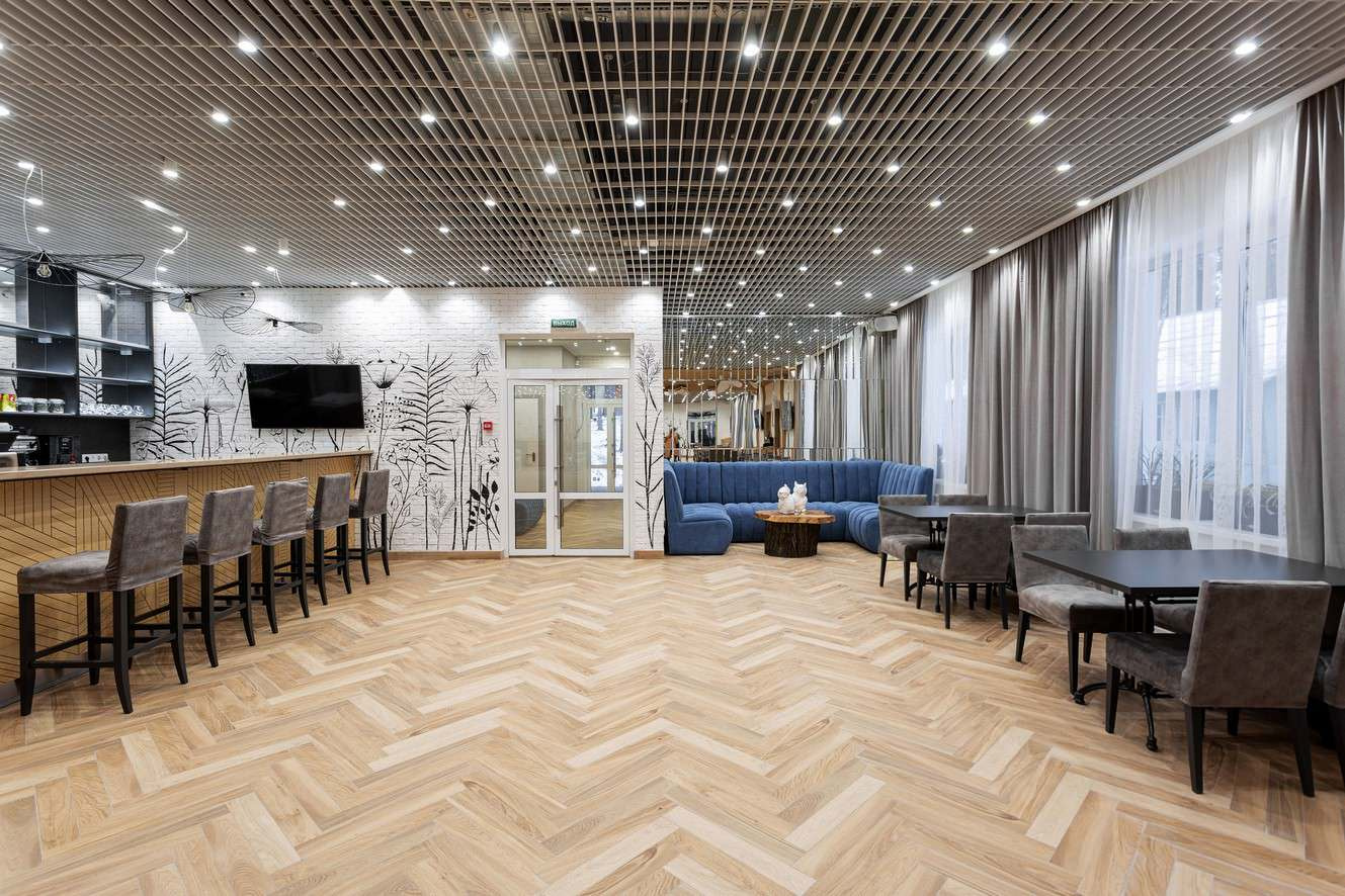 Зеркала и зеркальные панно для ресторана на базе отдыха г.Сысерть