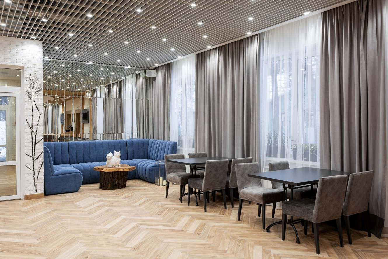 Зеркала и зеркальные панно для ресторана на базе отдыха г.Сысерть