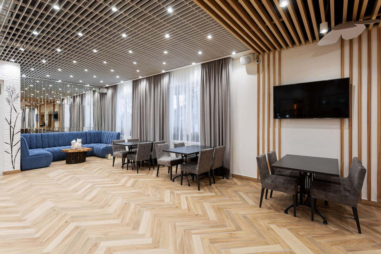 Зеркала и зеркальные панно для ресторана на базе отдыха г.Сысерть