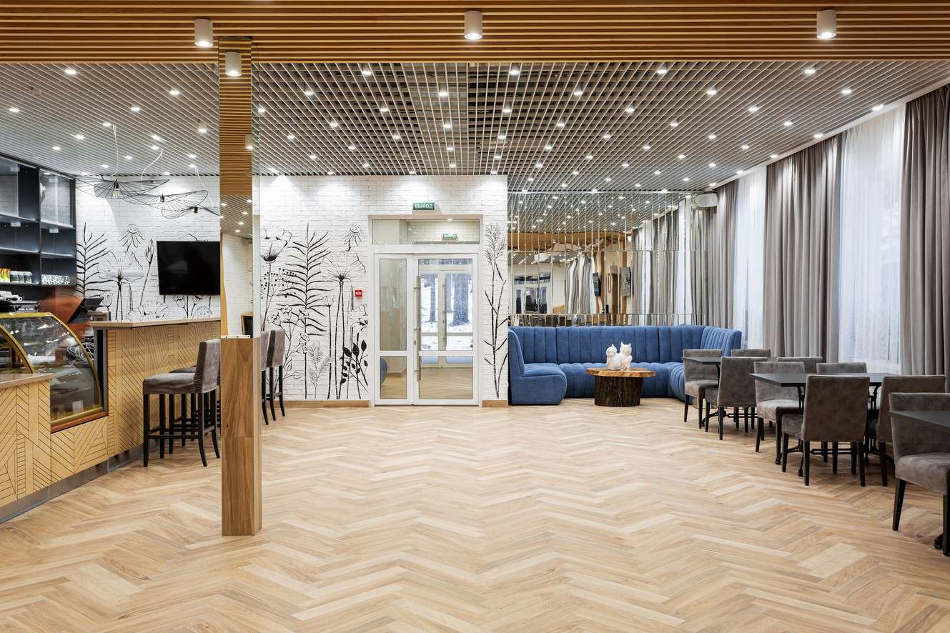 Зеркала и зеркальные панно для ресторана на базе отдыха г.Сысерть