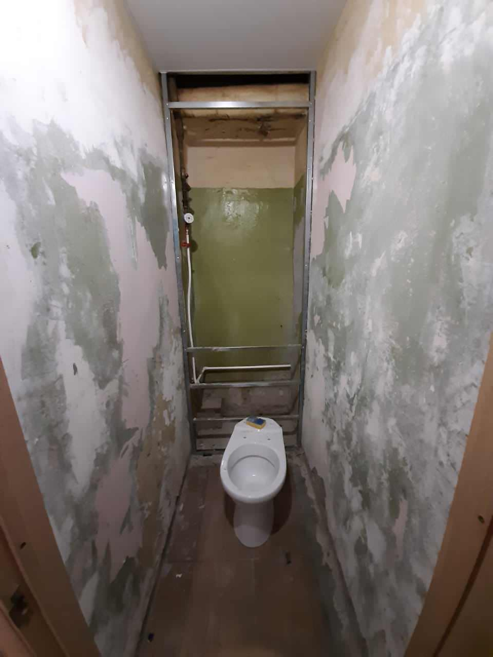 Переделка за "ремонтниками" ванной, туалета и прихожей