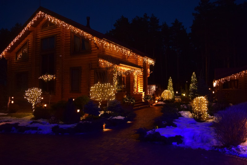 Новый год стучится в дверь