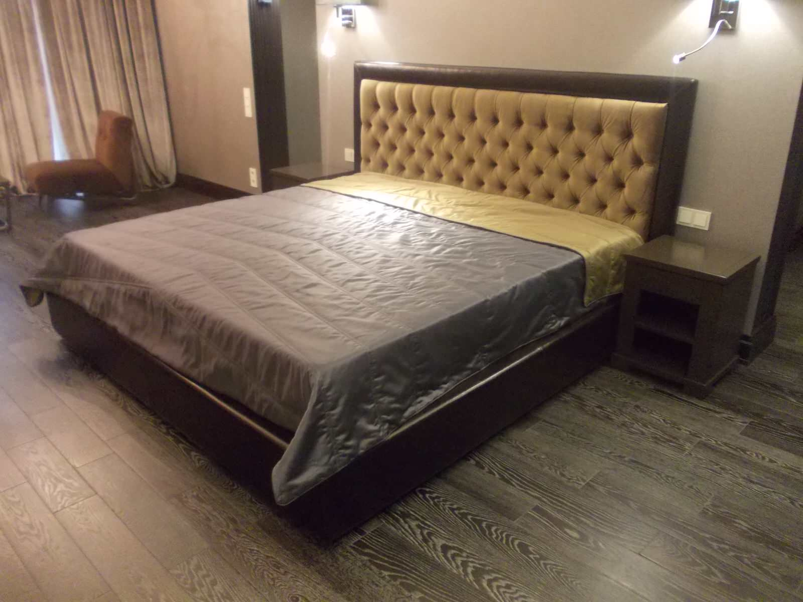 Кровати в каретной стяжке