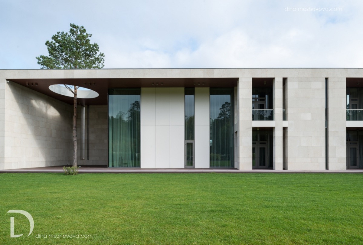 Частный жилой дом в поселке Жуковка - XXI век