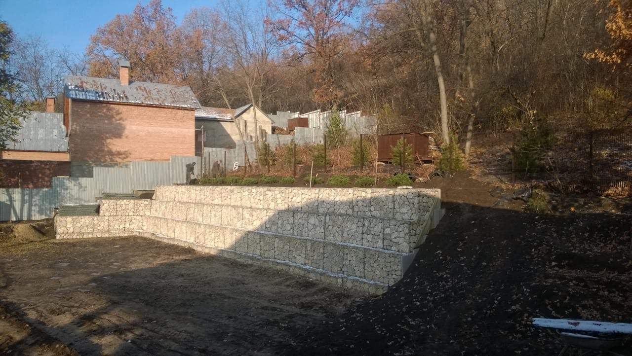 Подпорная стенка из габионов