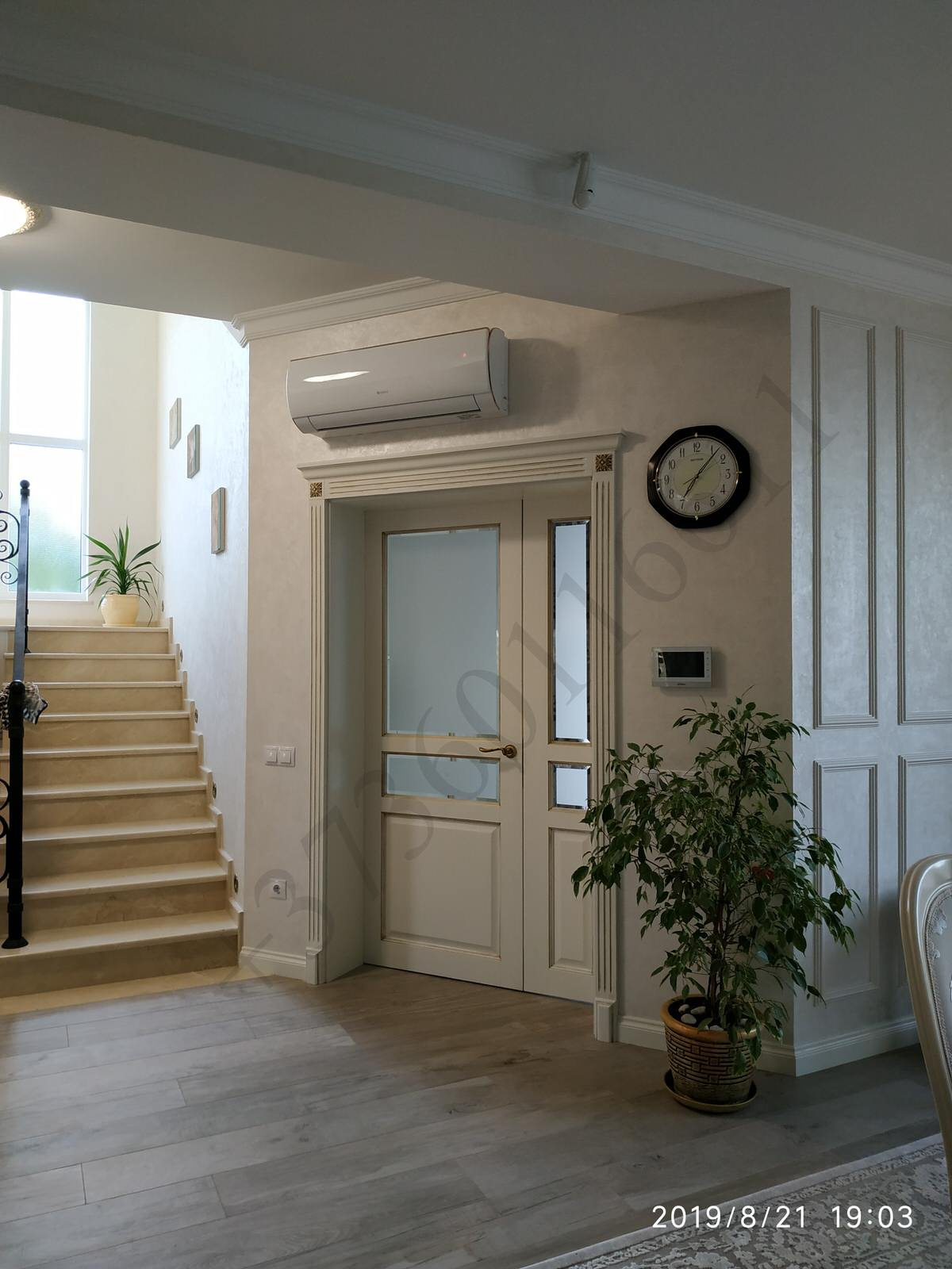 Usi interior