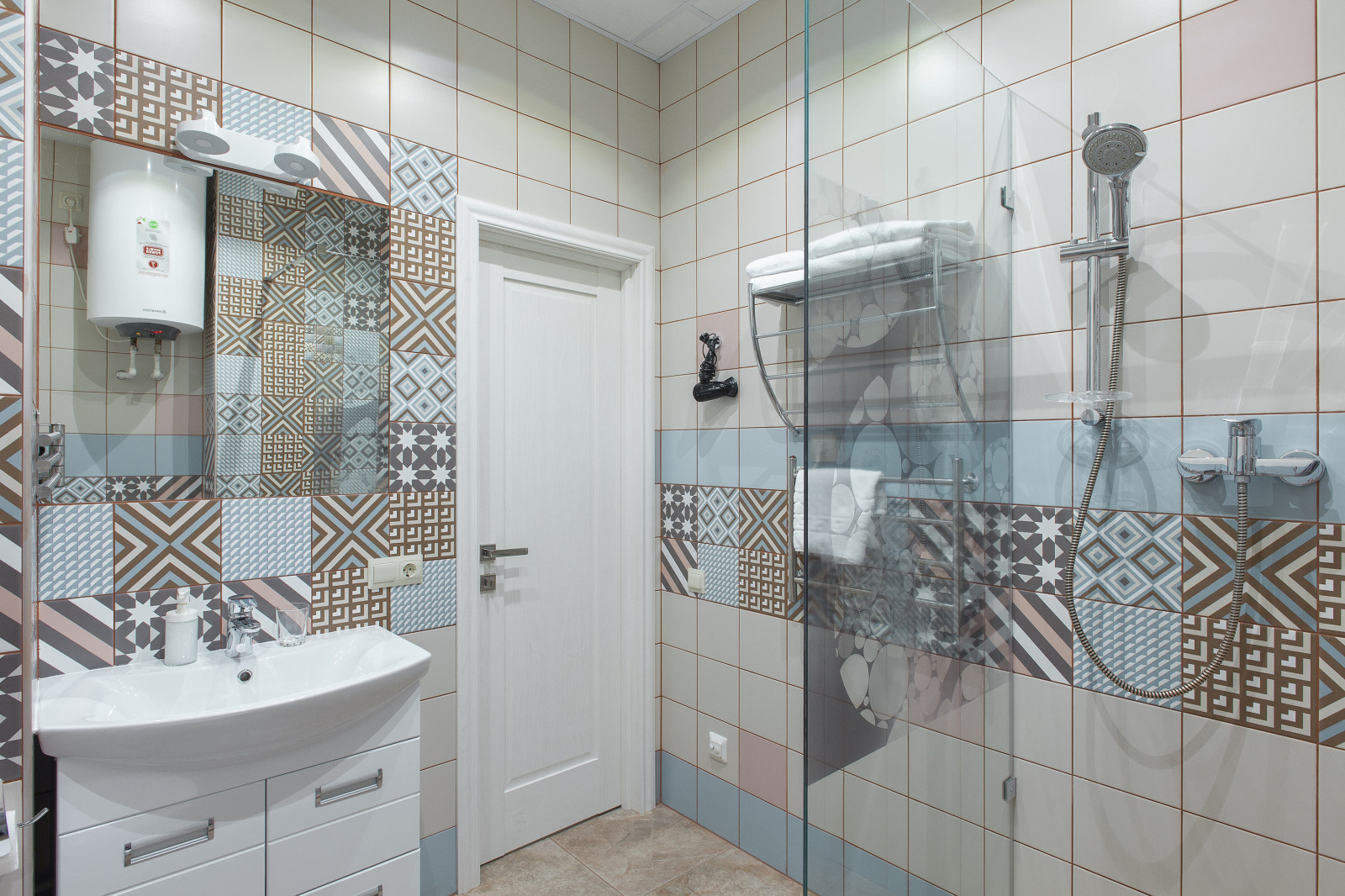 Comfort Hotel — интерьеры отеля