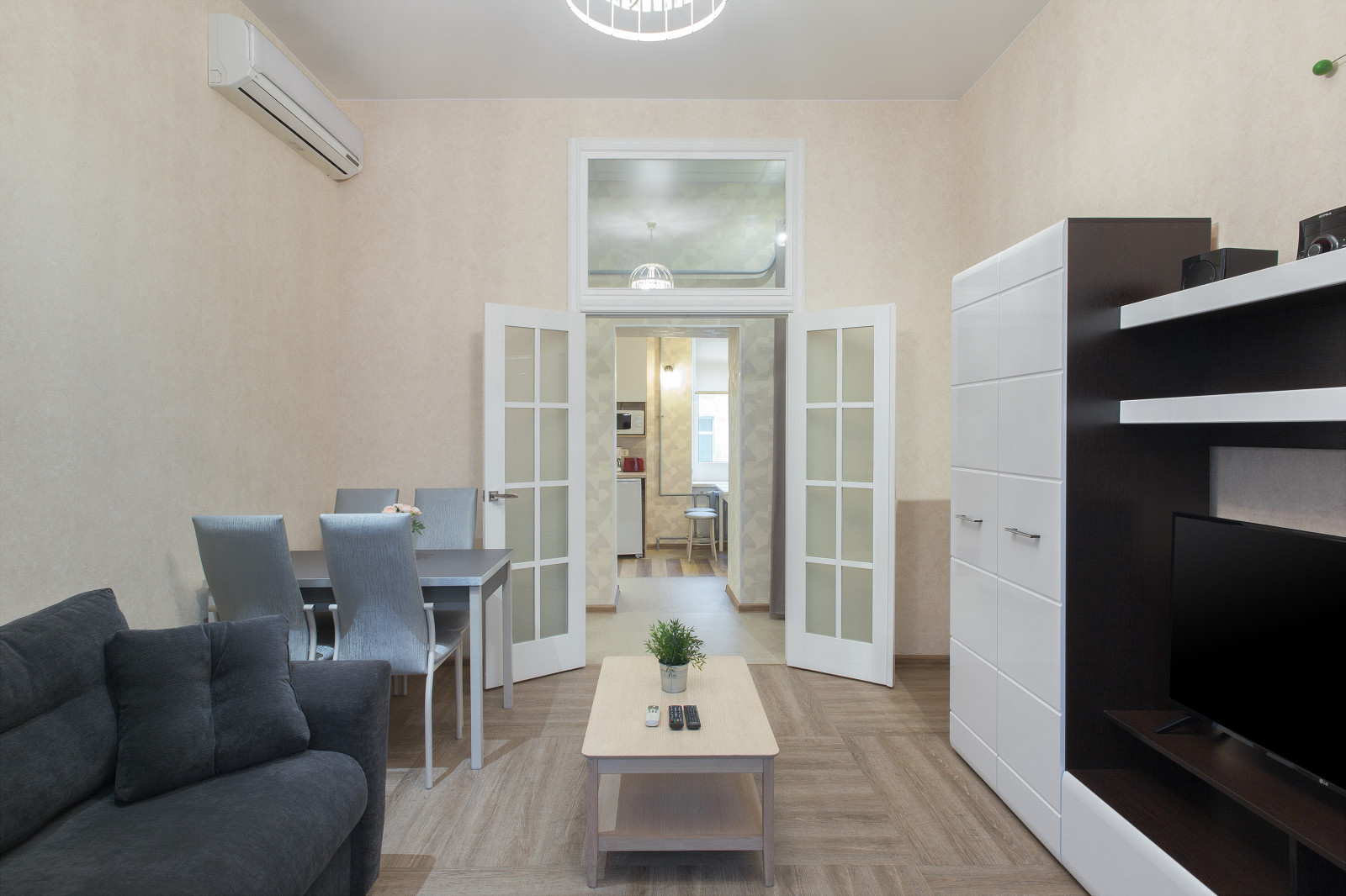 Comfort Hotel — интерьеры отеля