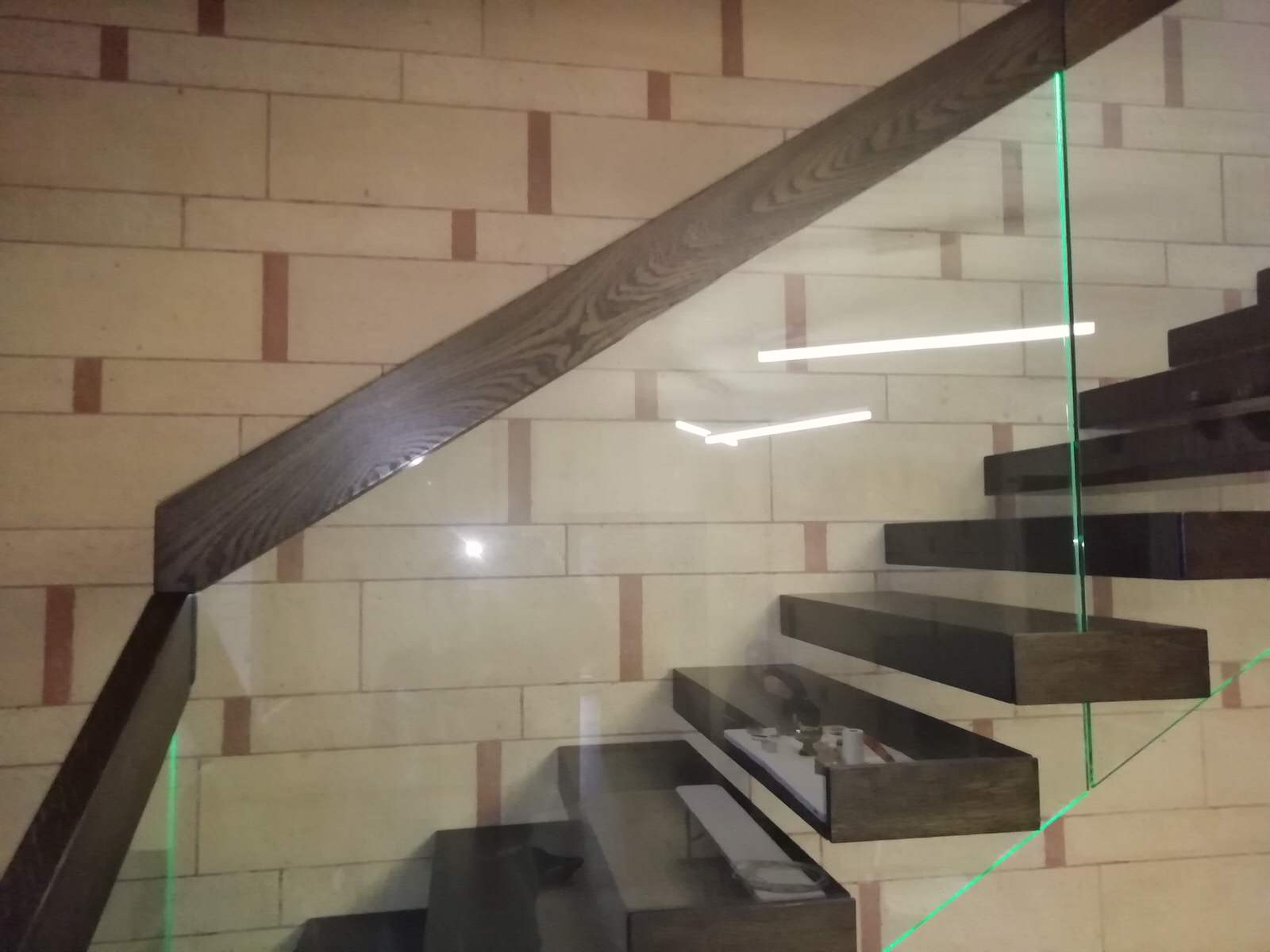 лестница консольная материал дуб стекло ударопрочное в поручне подсветка