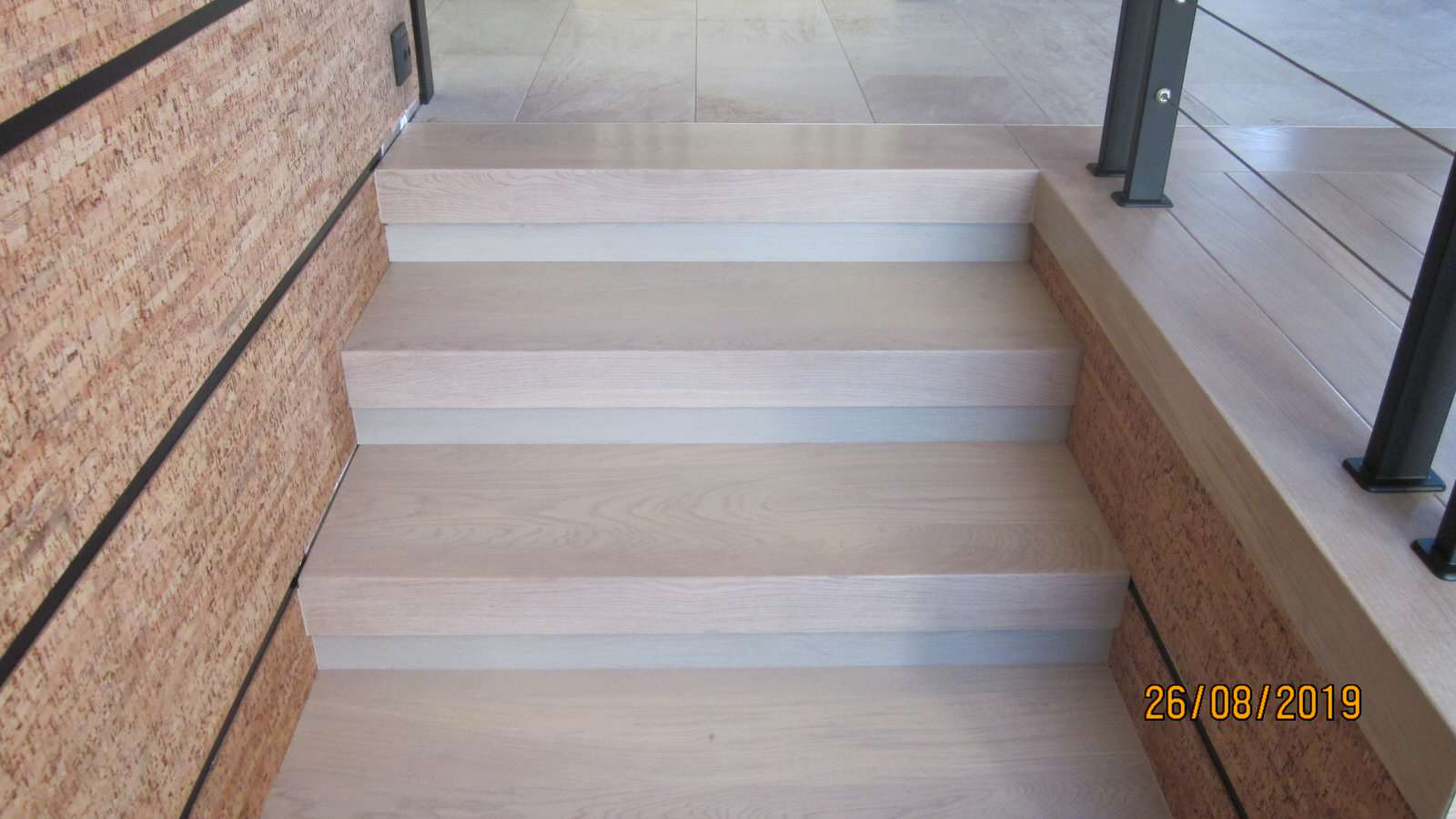 лестница беленый дуб с подсветкой