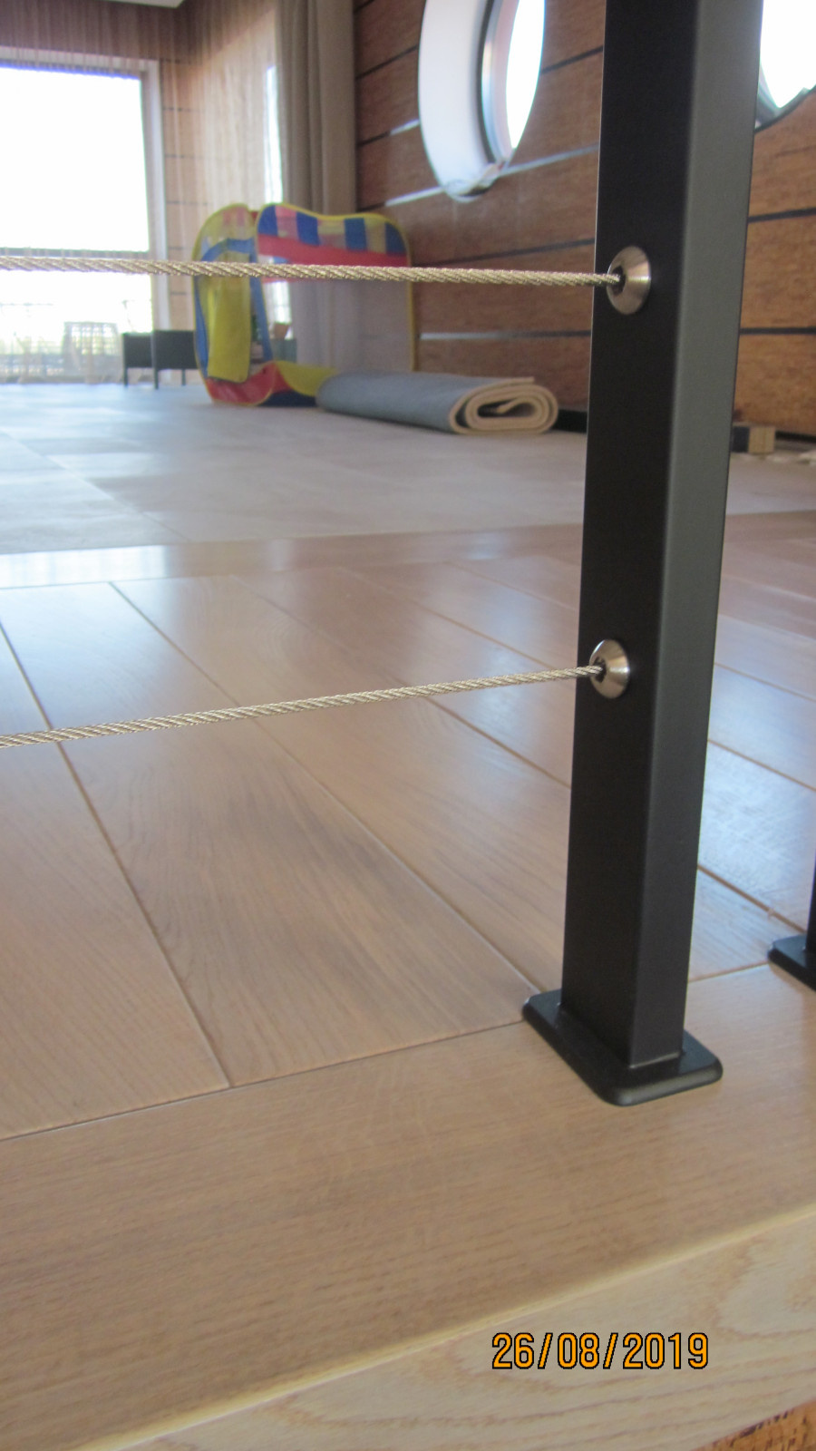 лестница беленый дуб с подсветкой