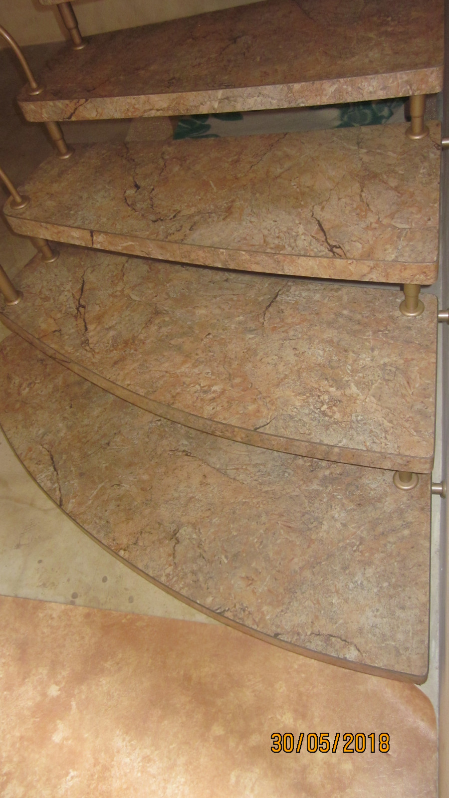 Обложка проекта: лестница больцевая покрытие мрамор