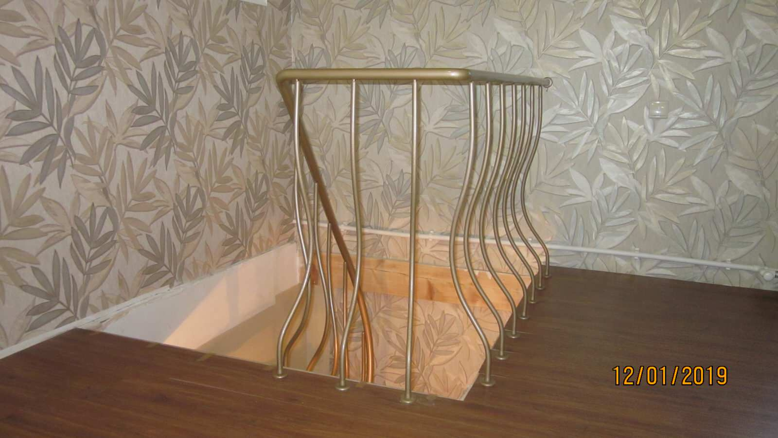 лестница больцевая покрытие мрамор .