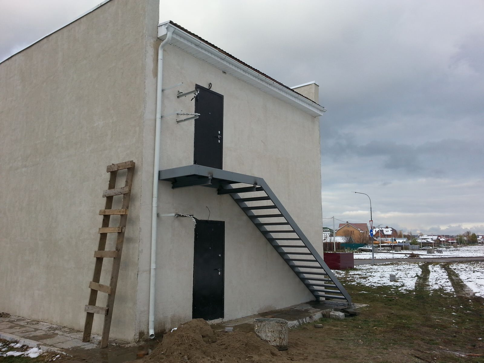 лестница из металла ограждение нерж навес