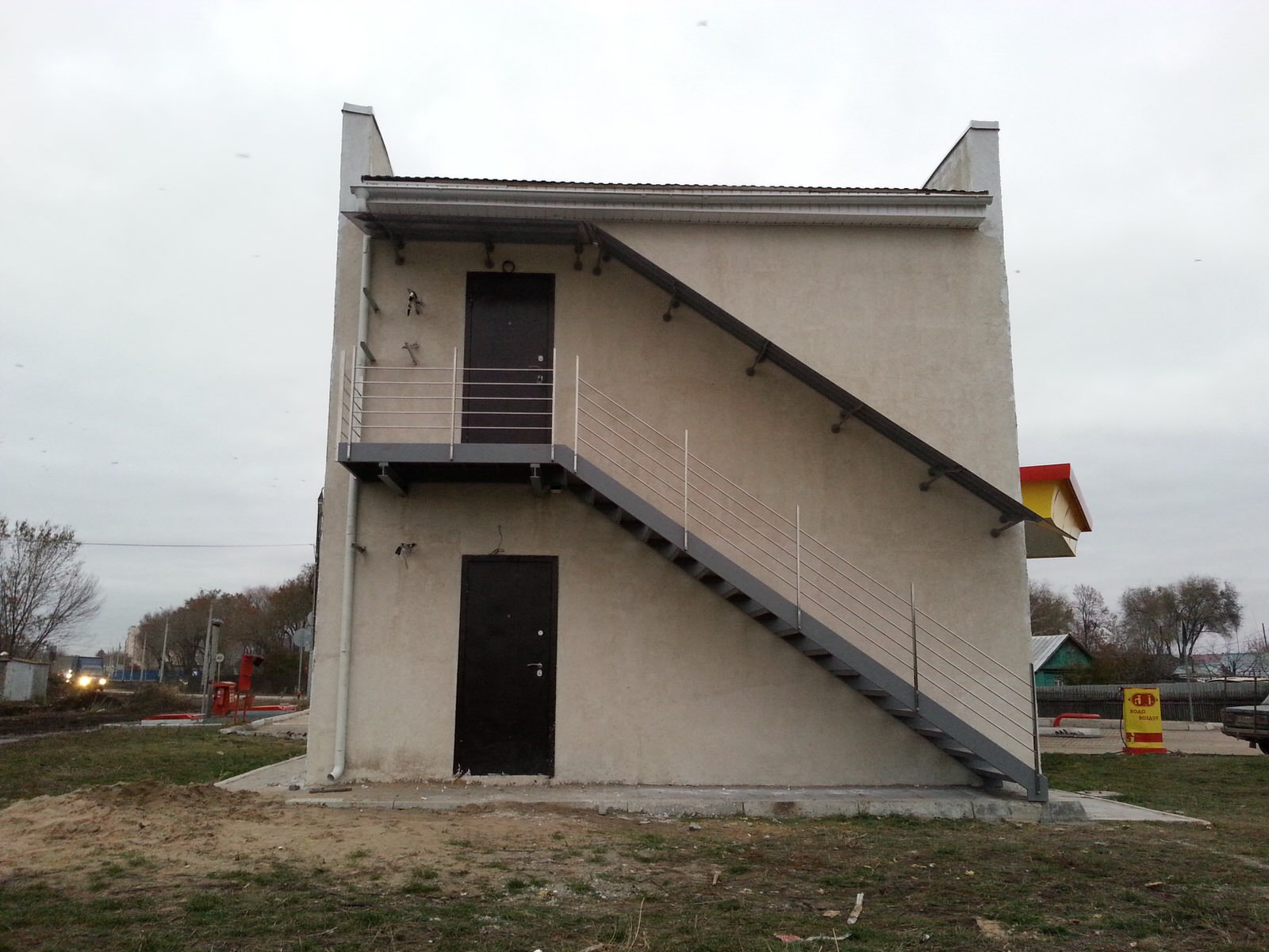 лестница из металла ограждение нерж навес