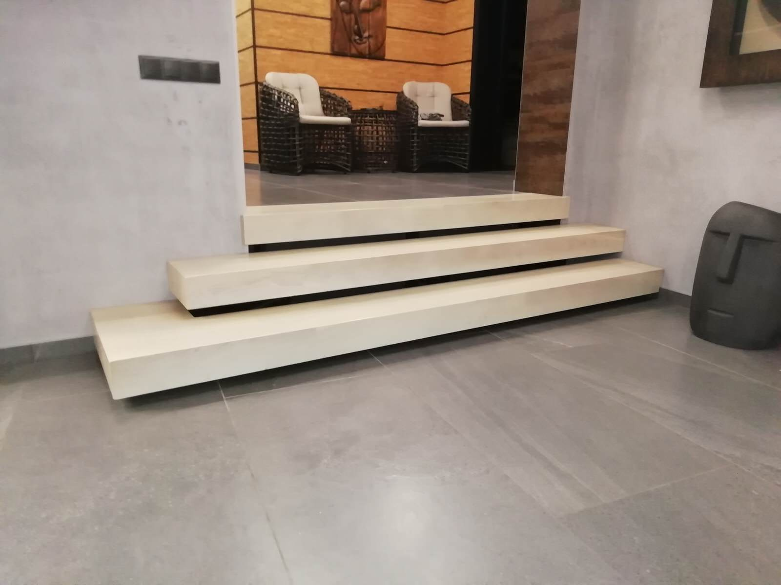 лестница беленый дуб с подсветкой