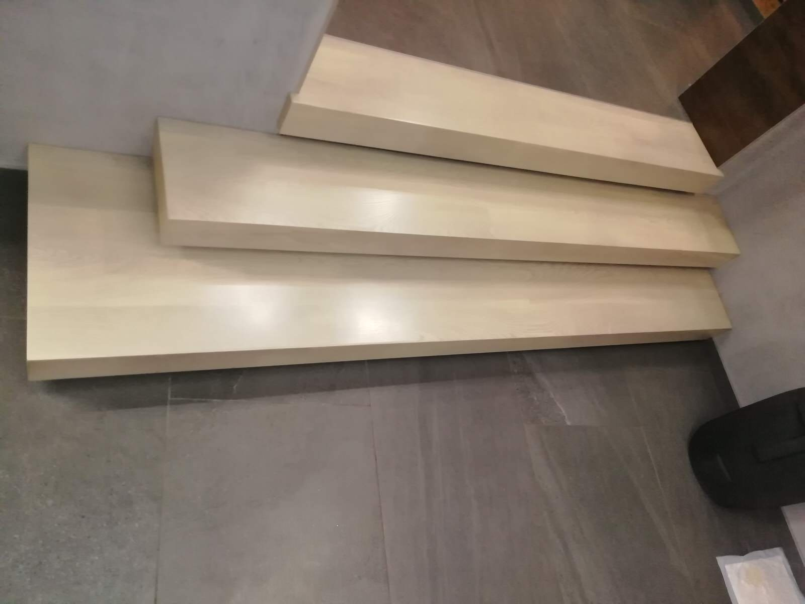 лестница беленый дуб с подсветкой