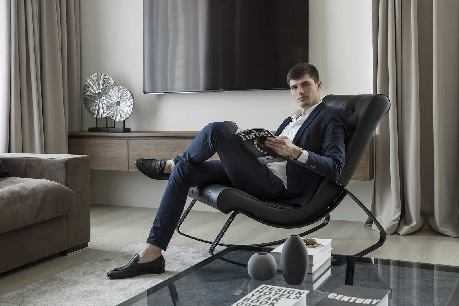 Обзор современной квартиры 170 квм. Полы без плинтуса. Двери в потолок.