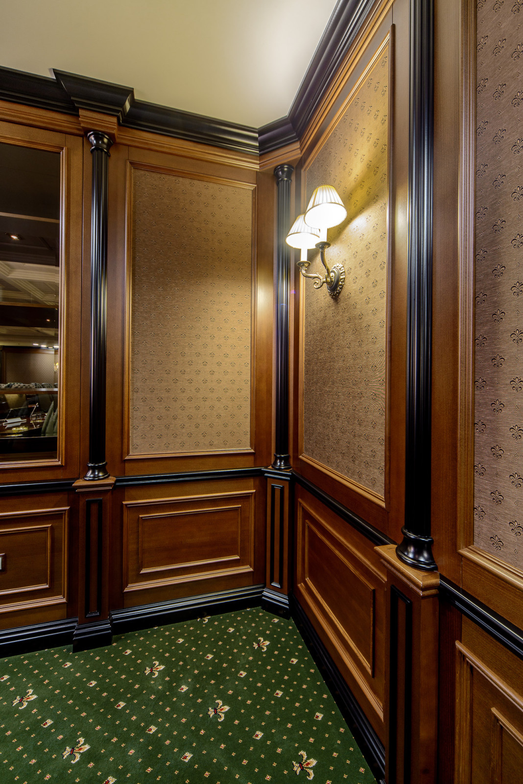 Конференц зал на 39 VIP. Гостиница Рэдиссон Лазурная