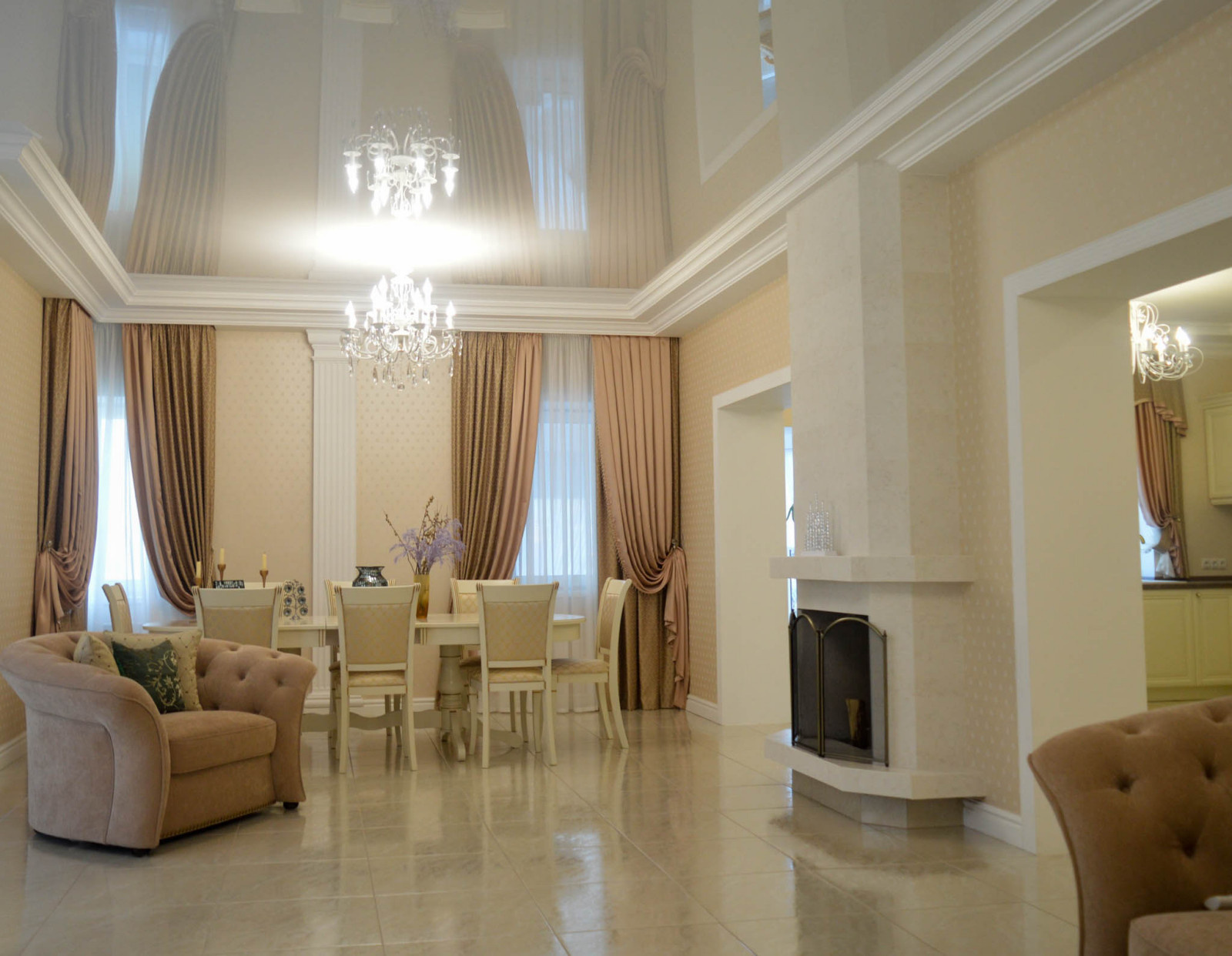 Текстильное оформление гостиной в классическом стиле