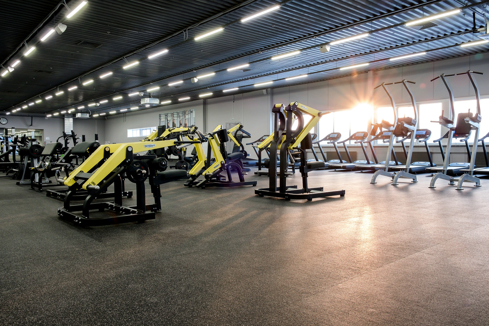 Фитнес-клуб