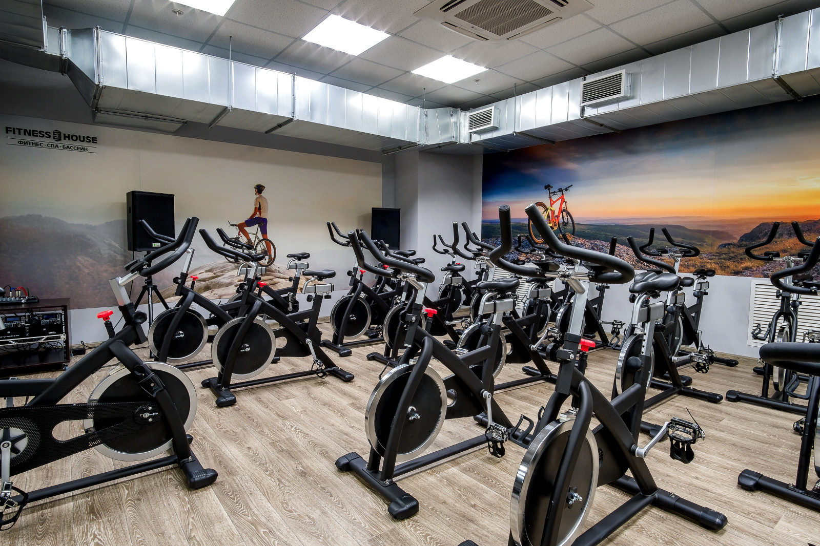 Фитнес-клуб