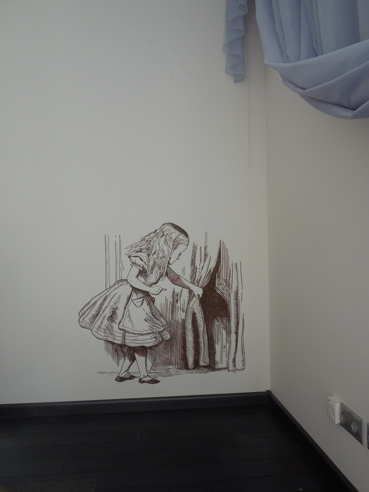 Роспись Алиса в Стране Чудес