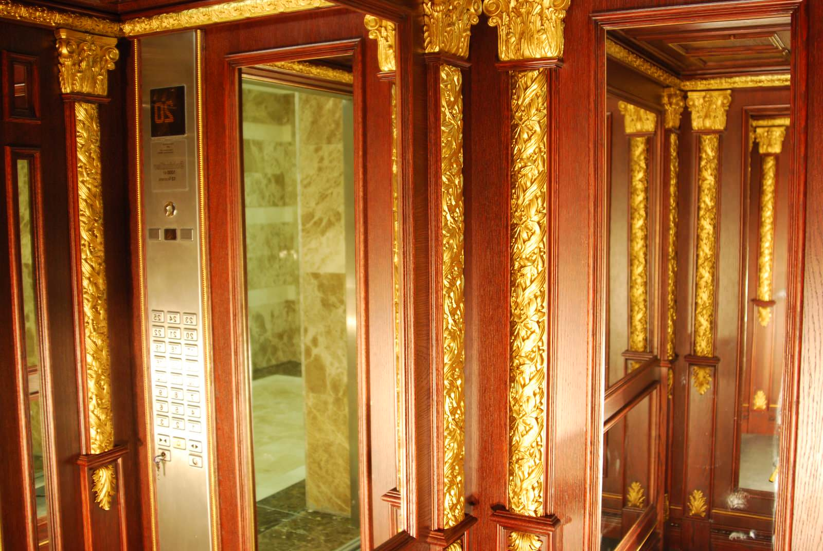 Обложка проекта: Отделка лифта в "Газойл плаза"