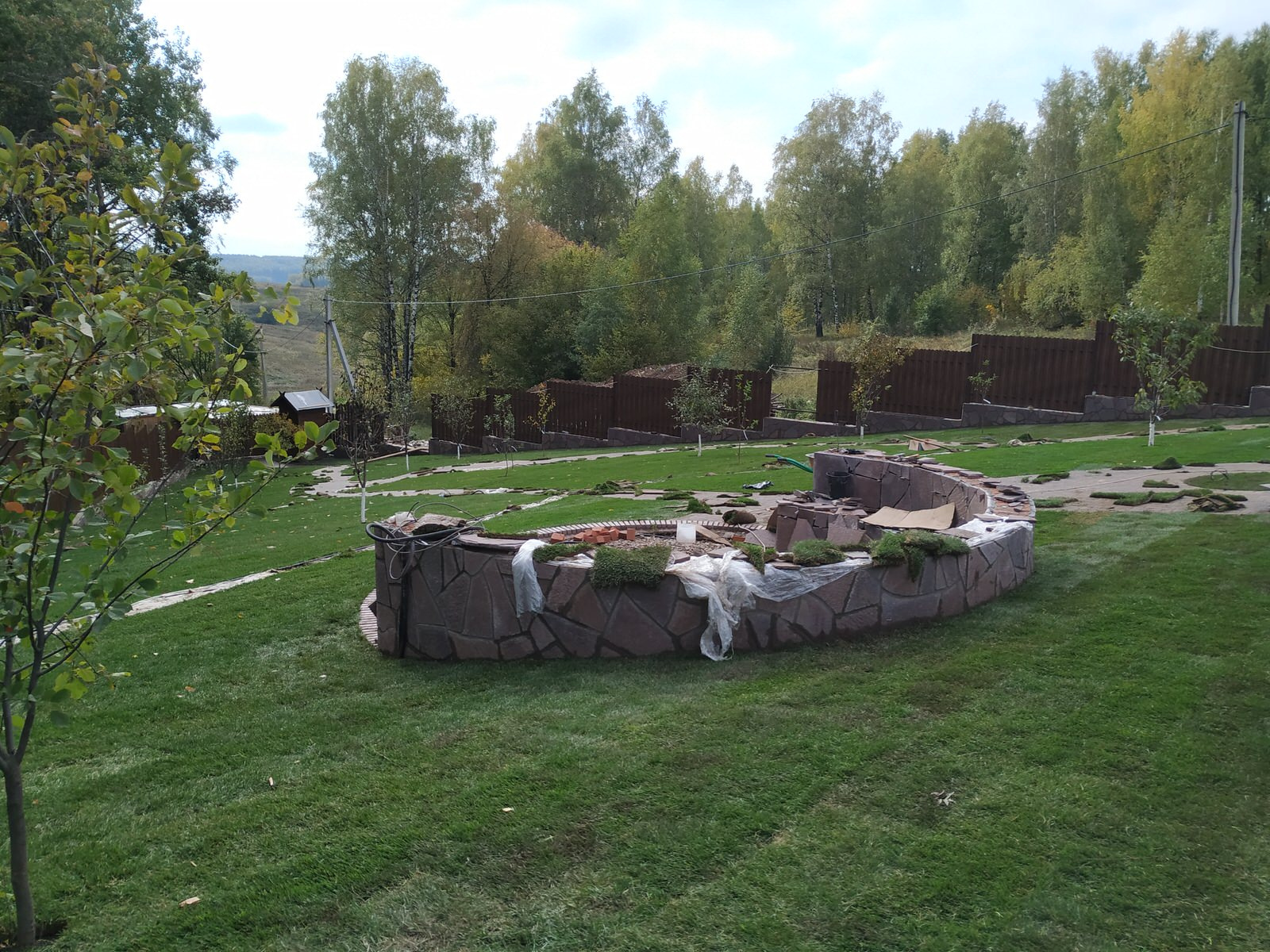 Дизайн участка с уклоном более 7 м.