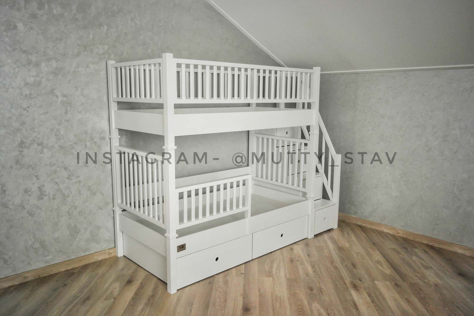 двухъярусная кровать