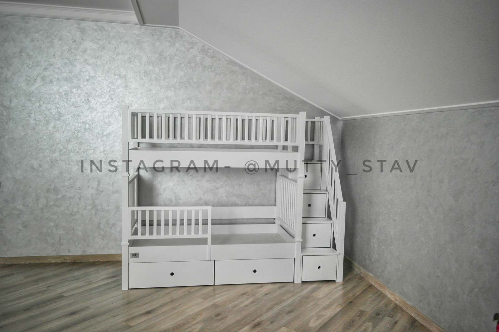 двухъярусная кровать