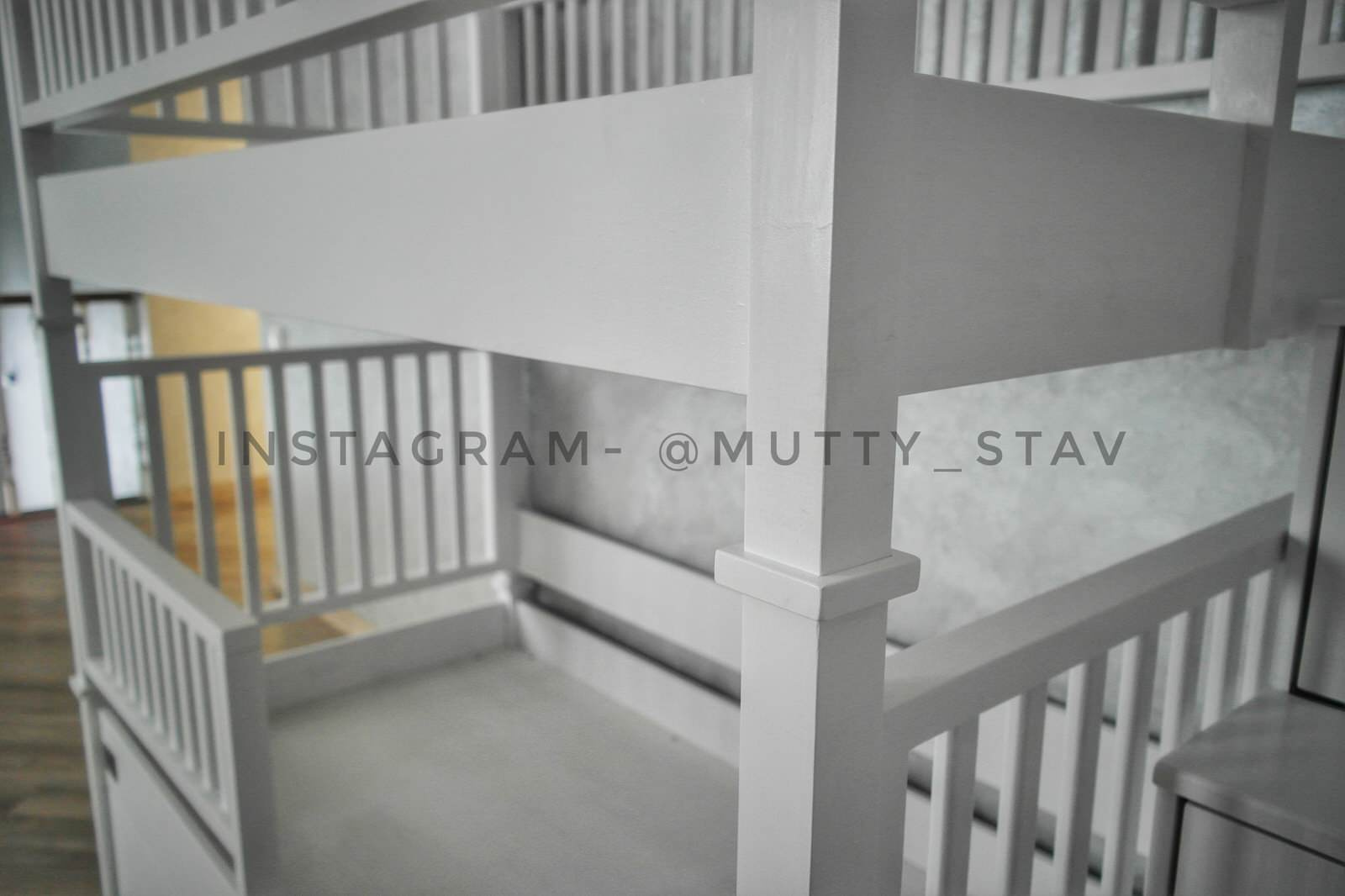 двухъярусная кровать