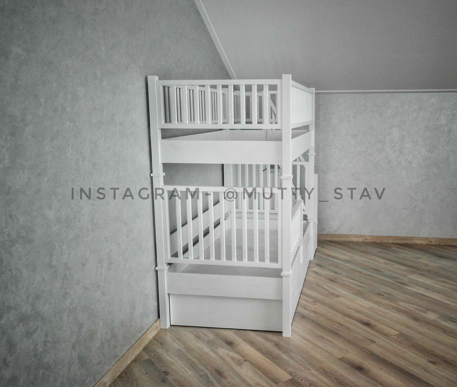 двухъярусная кровать