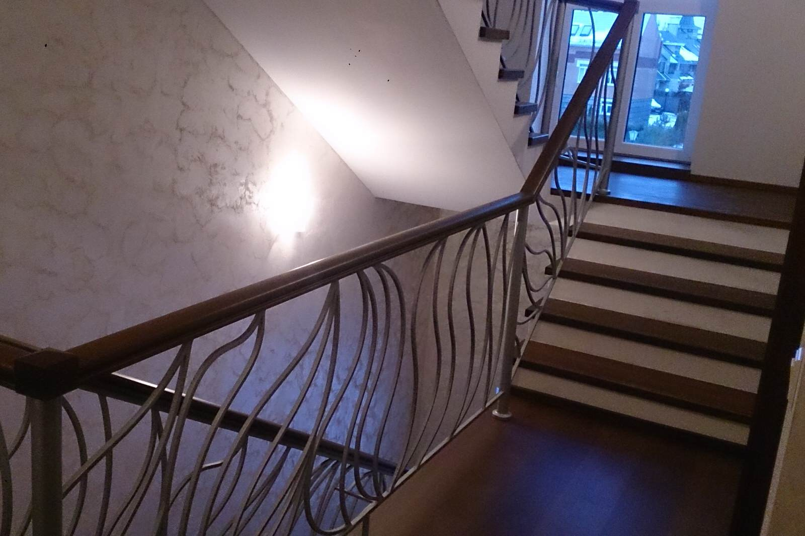 Лестницы из массива дерева.