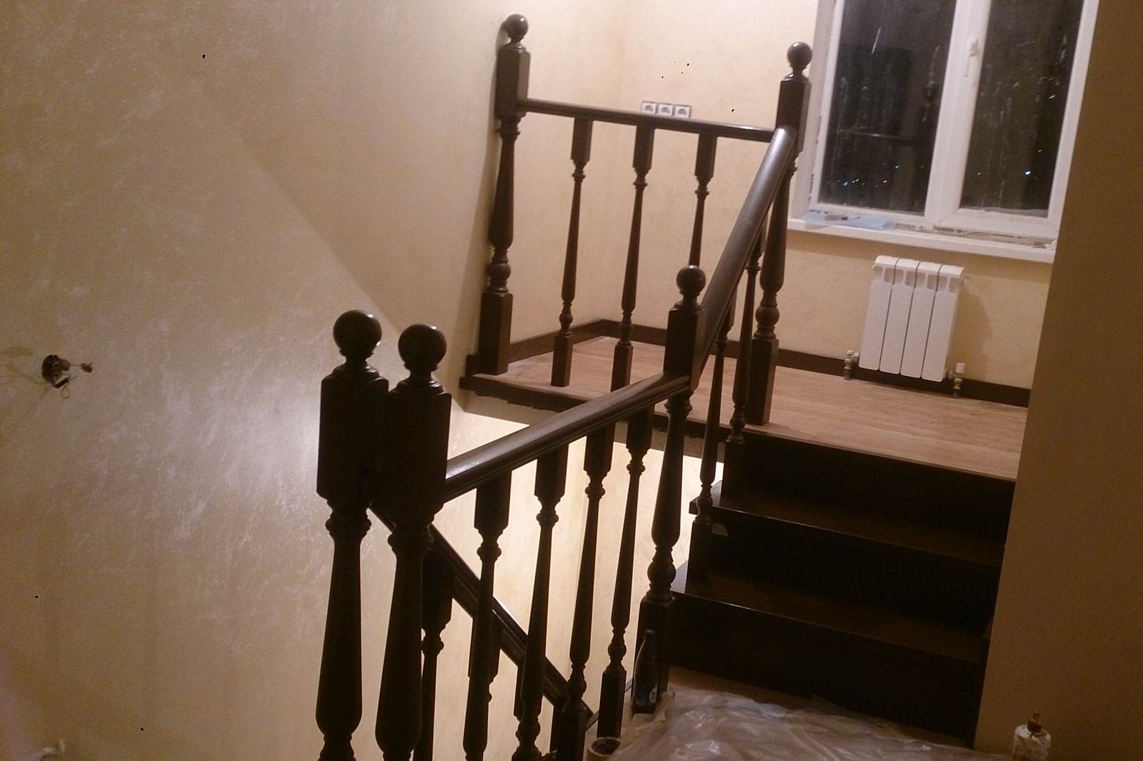 Лестницы из массива дерева.