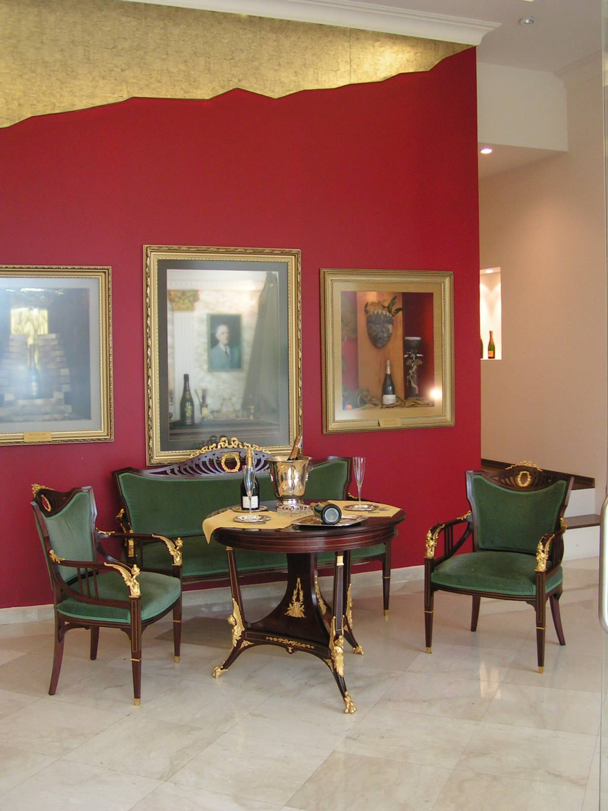 “ Shampagne Drappiere Gallery”.