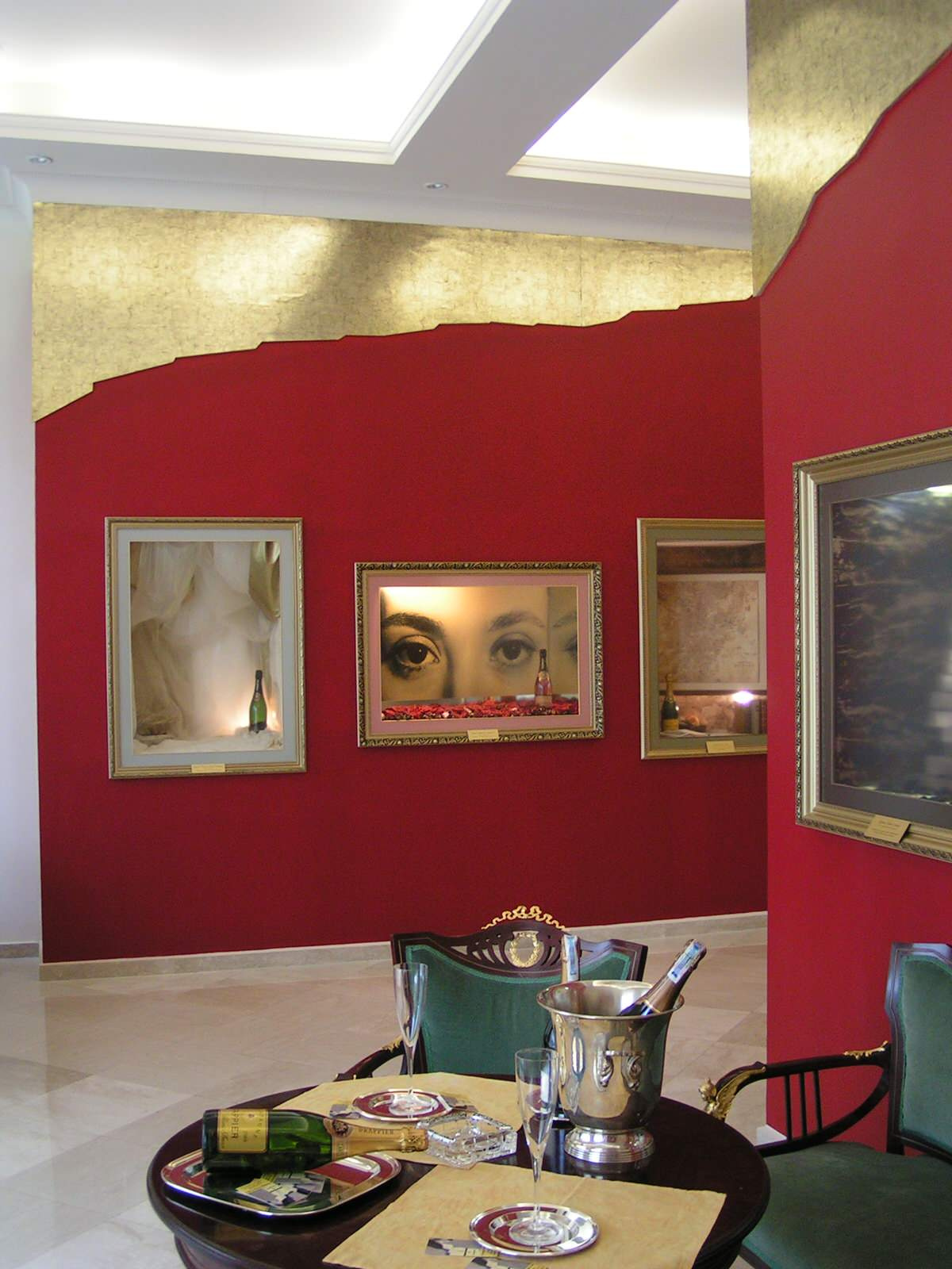 “ Shampagne Drappiere Gallery”.