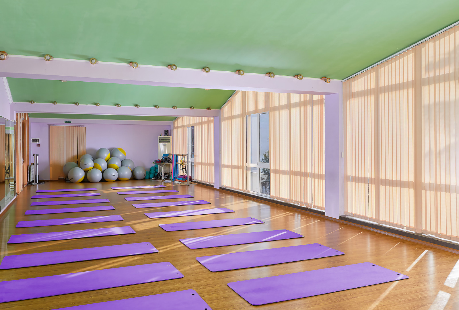 Абхазия. Отель "ИнтерСухум", г. Сухуми. Съемка текущего номерного фонда