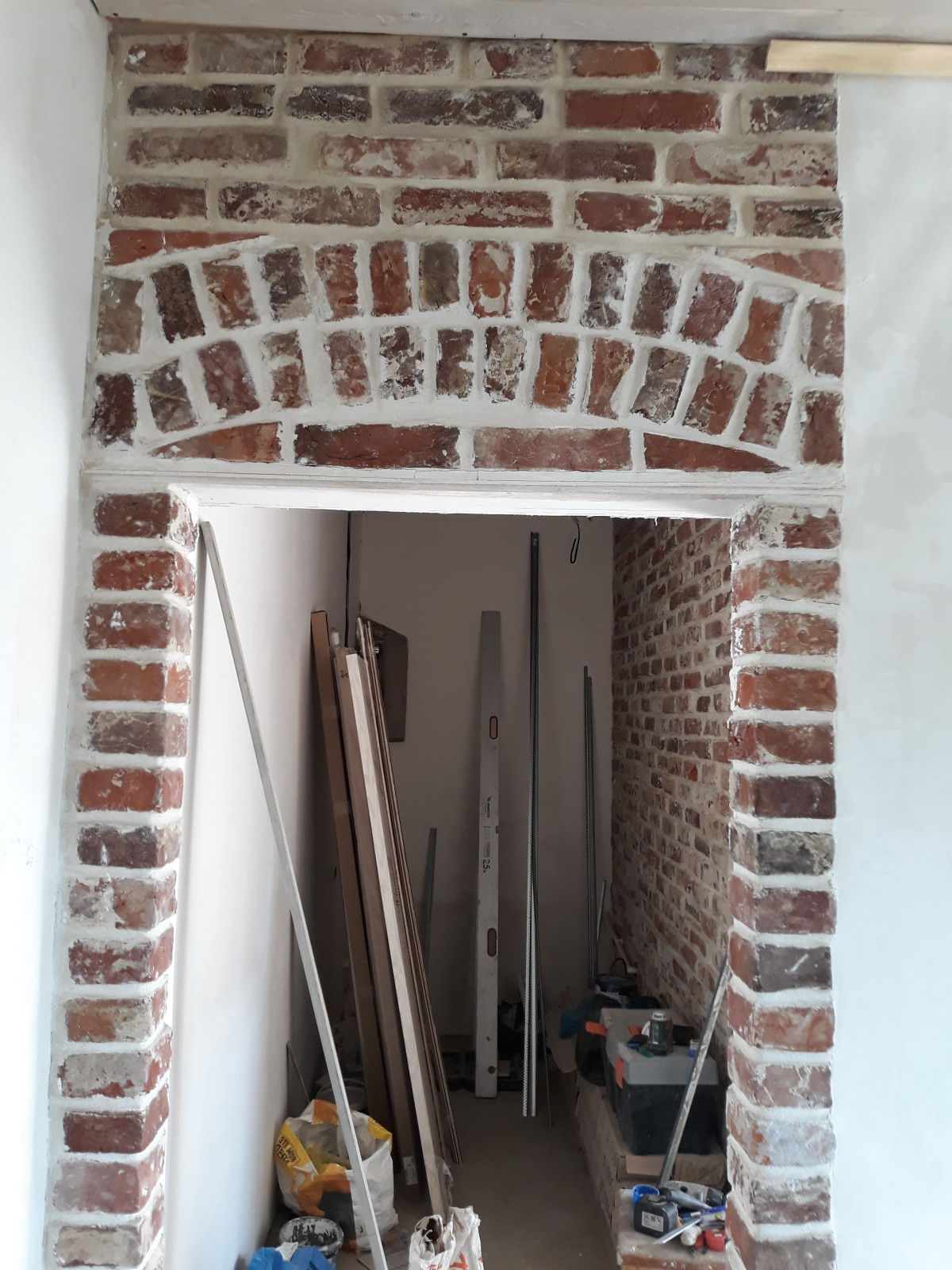 Старинный кирпич в интерьере