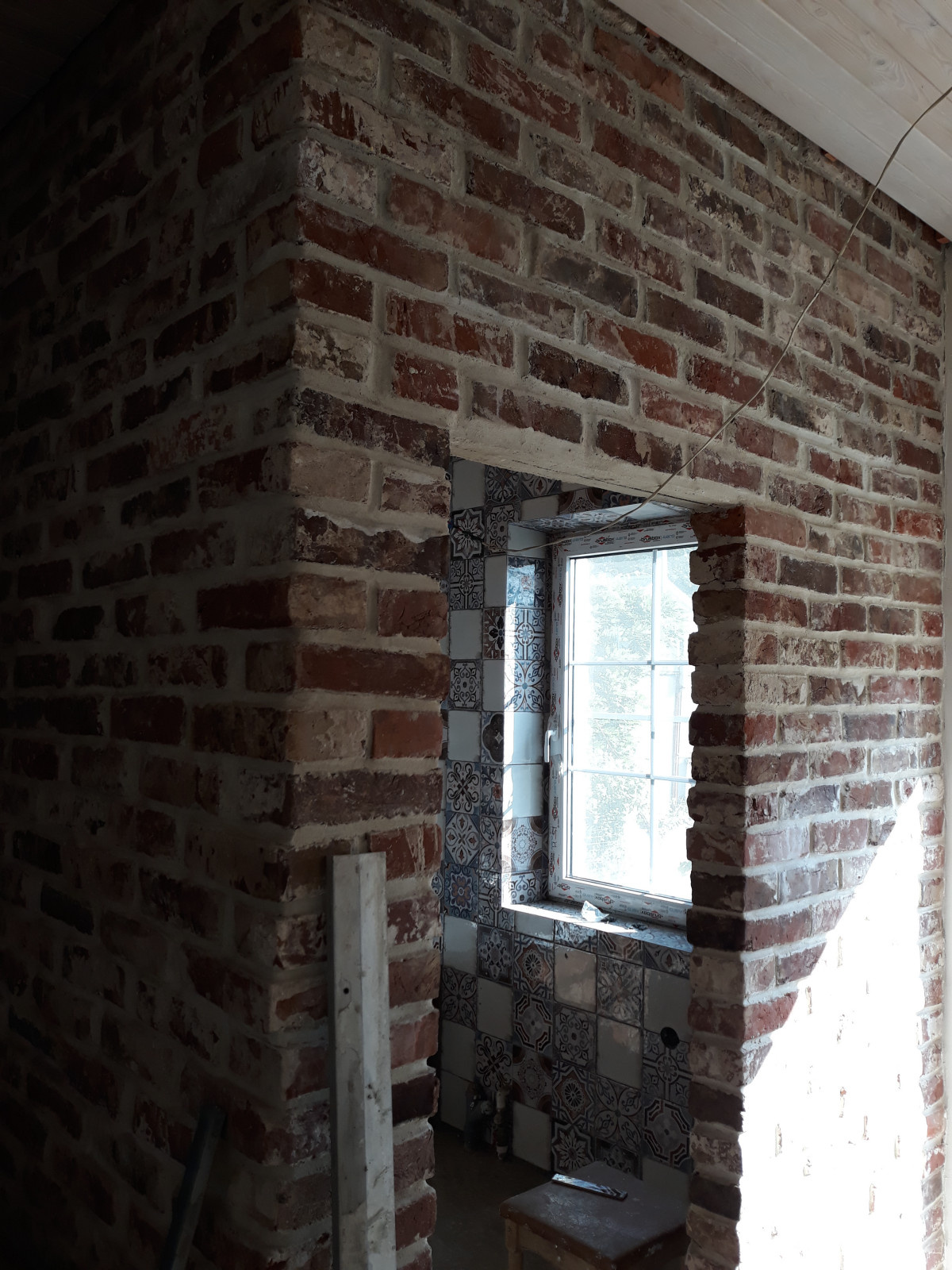 Старинный кирпич в интерьере