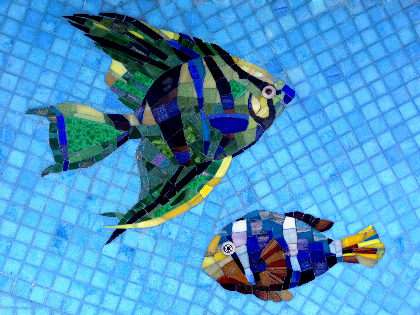 Оформление фонтана в резиденции губернатора штата Махараштра в Мумбаи (Индия)